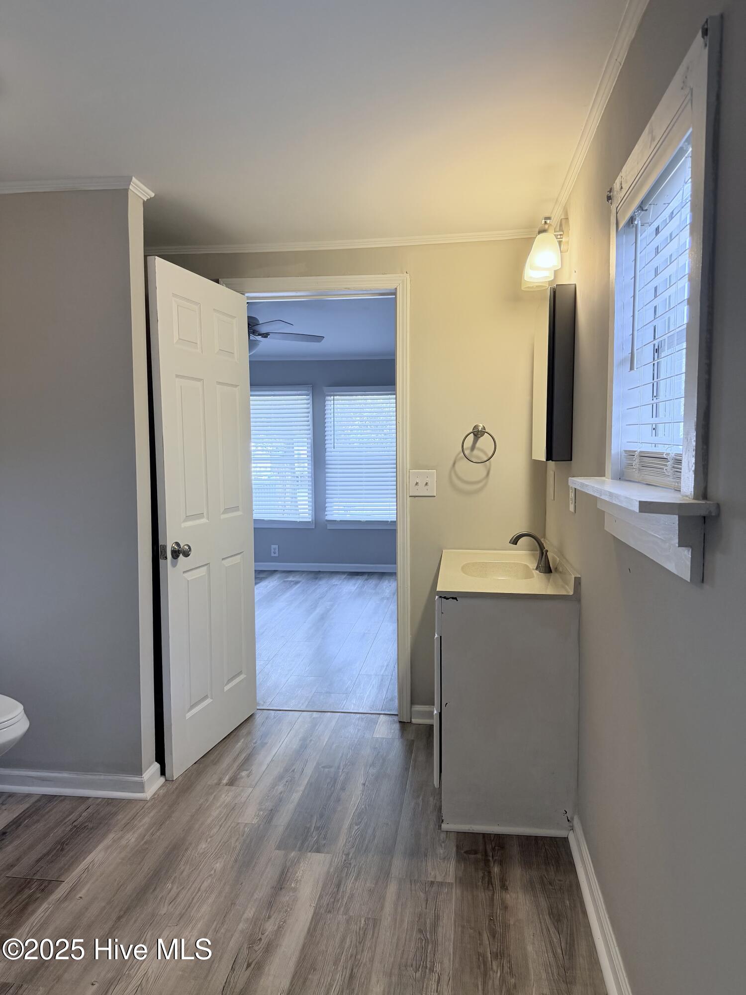 100538185 | Photo 16