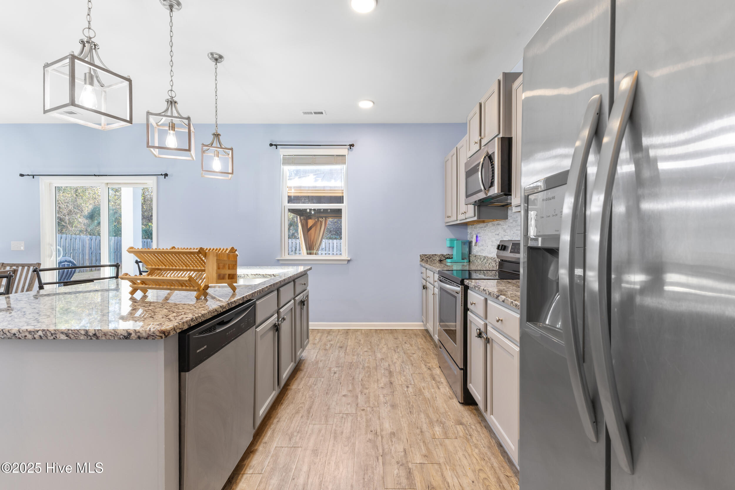 100545034 | Photo 12