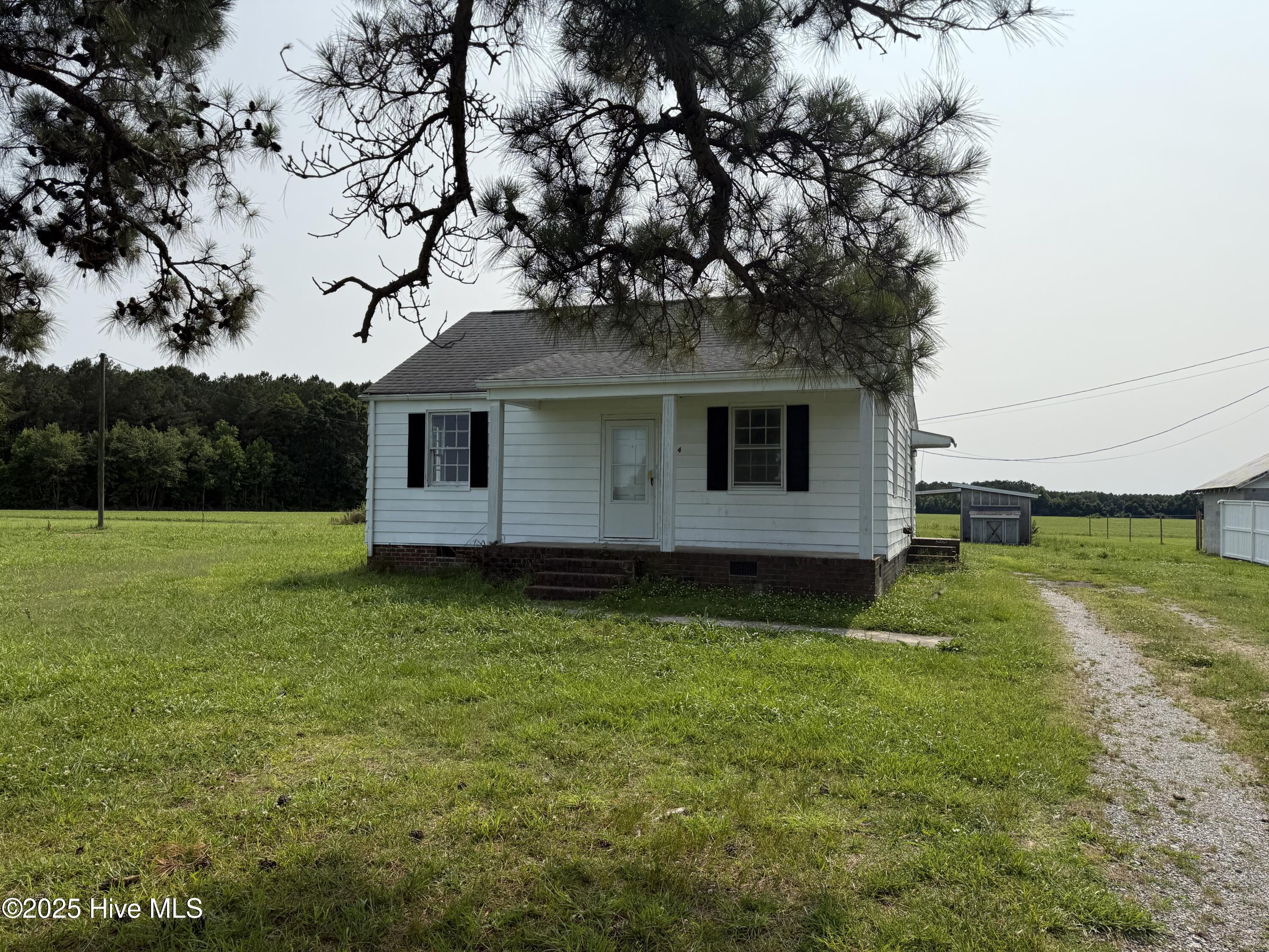 Homes for sale in Stantonsburg, NC | 8714 Tyson Farm Rd, Stantonsburg, NC 27883 | MLS# 100511179