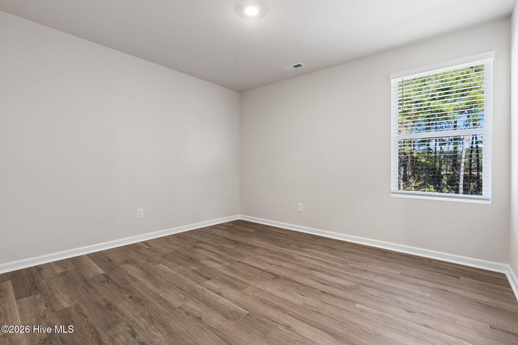 100566498 | Photo 23