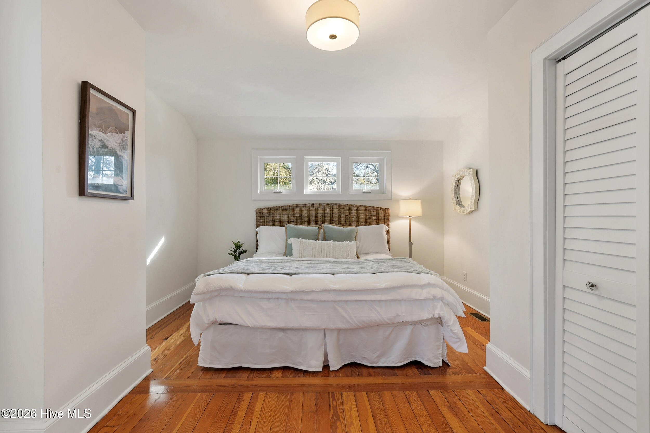 100562398 | Photo 18