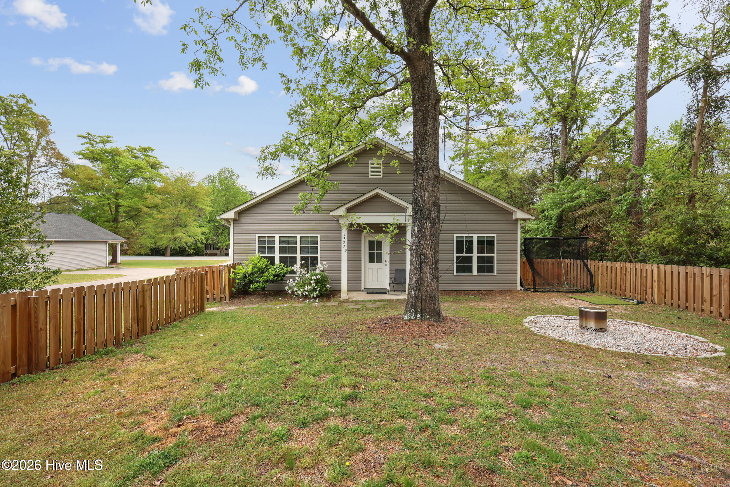 100566904 | Photo 28