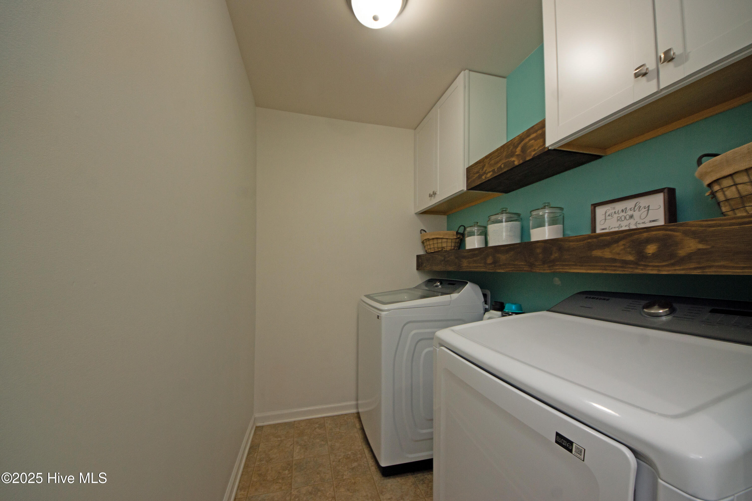 100542211 | Photo 29