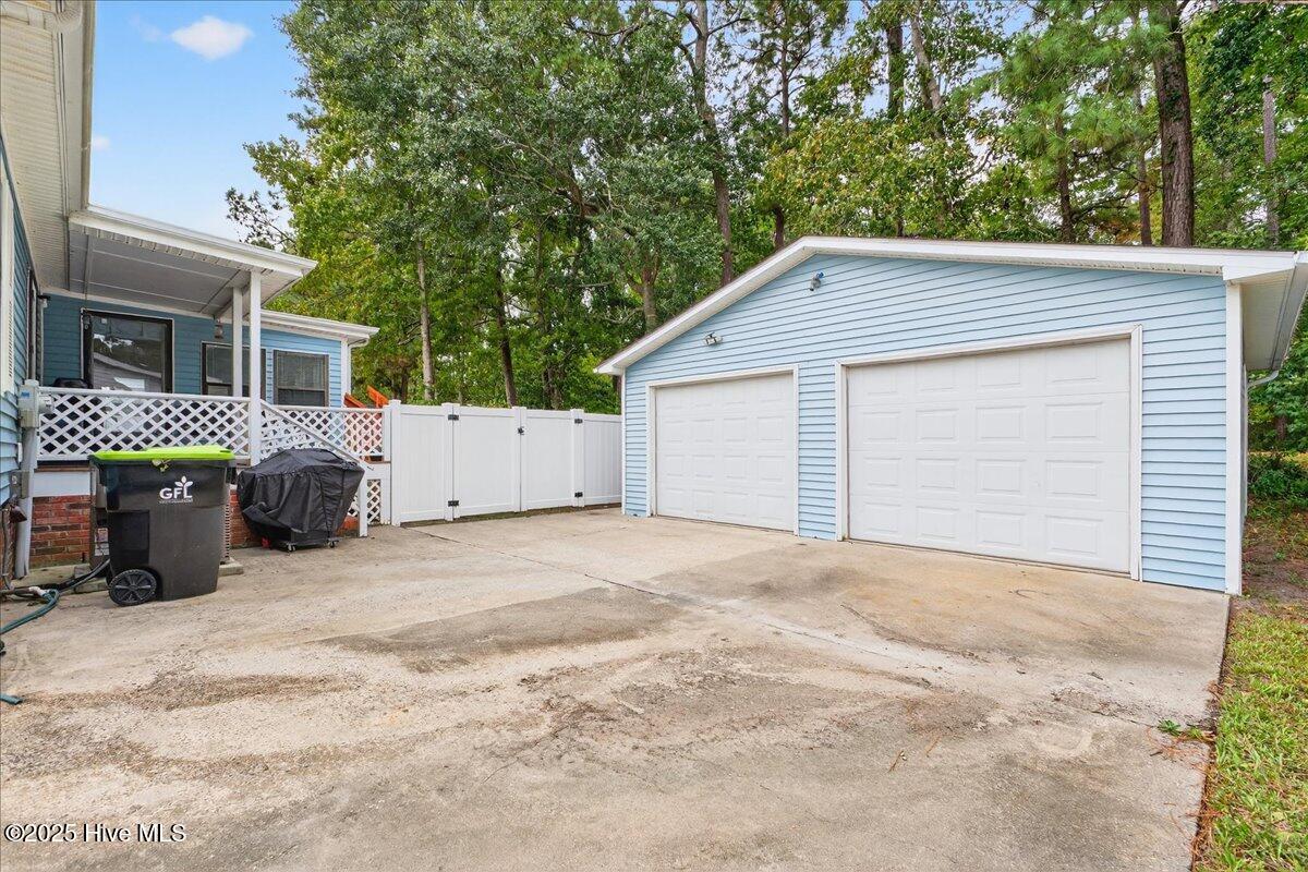 100535729 | Photo 51