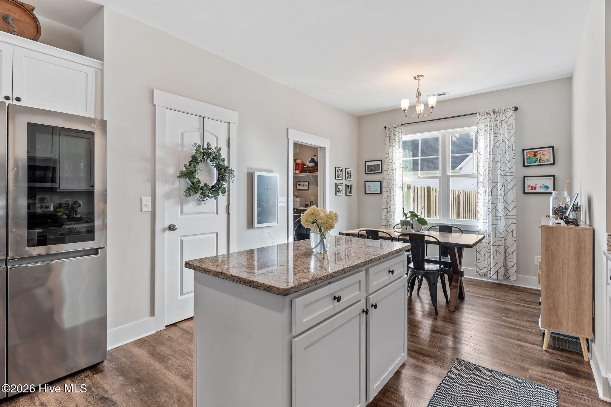 100558156 | Photo 22