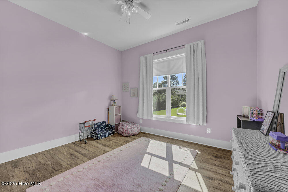 100569066 | Photo 11