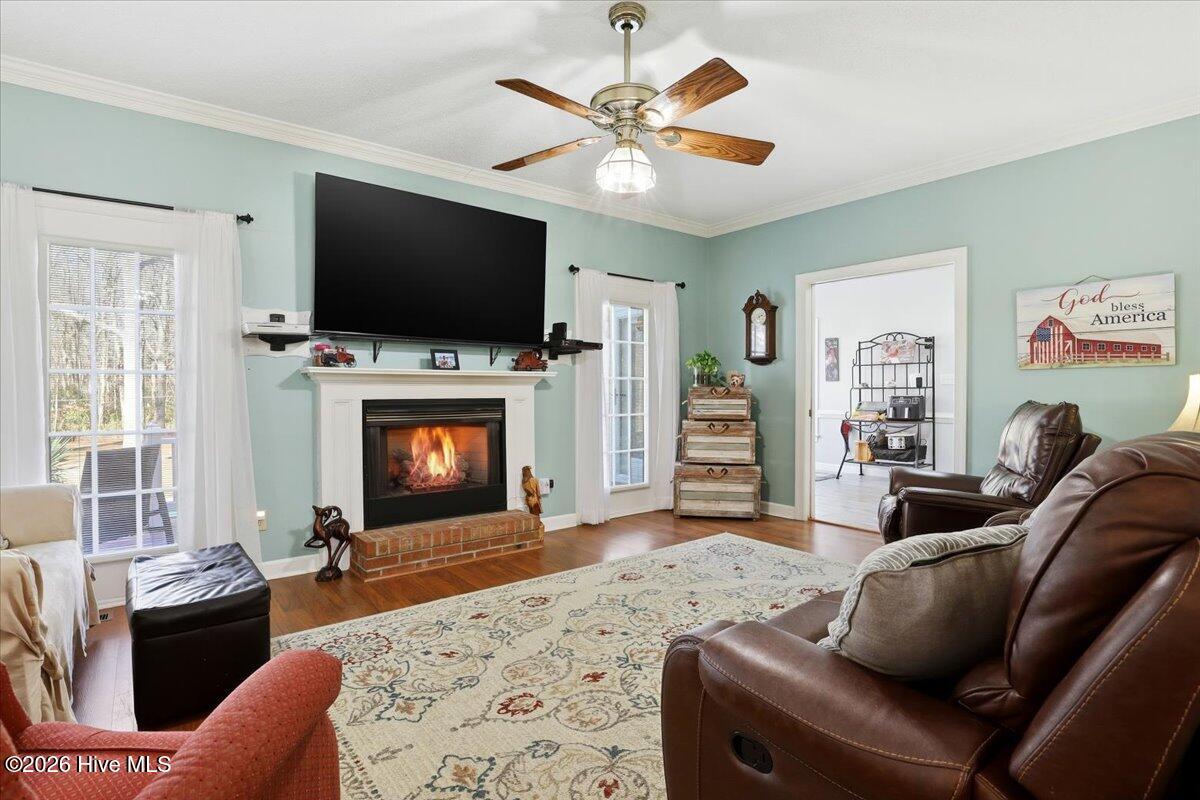 100550668 | Photo 11