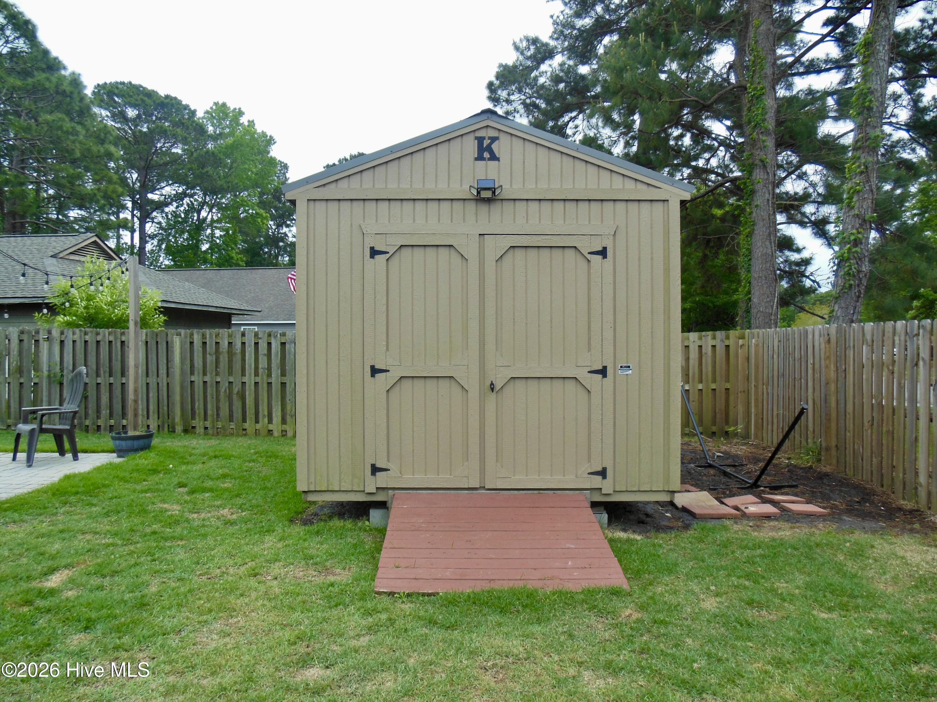 100569972 | Photo 16