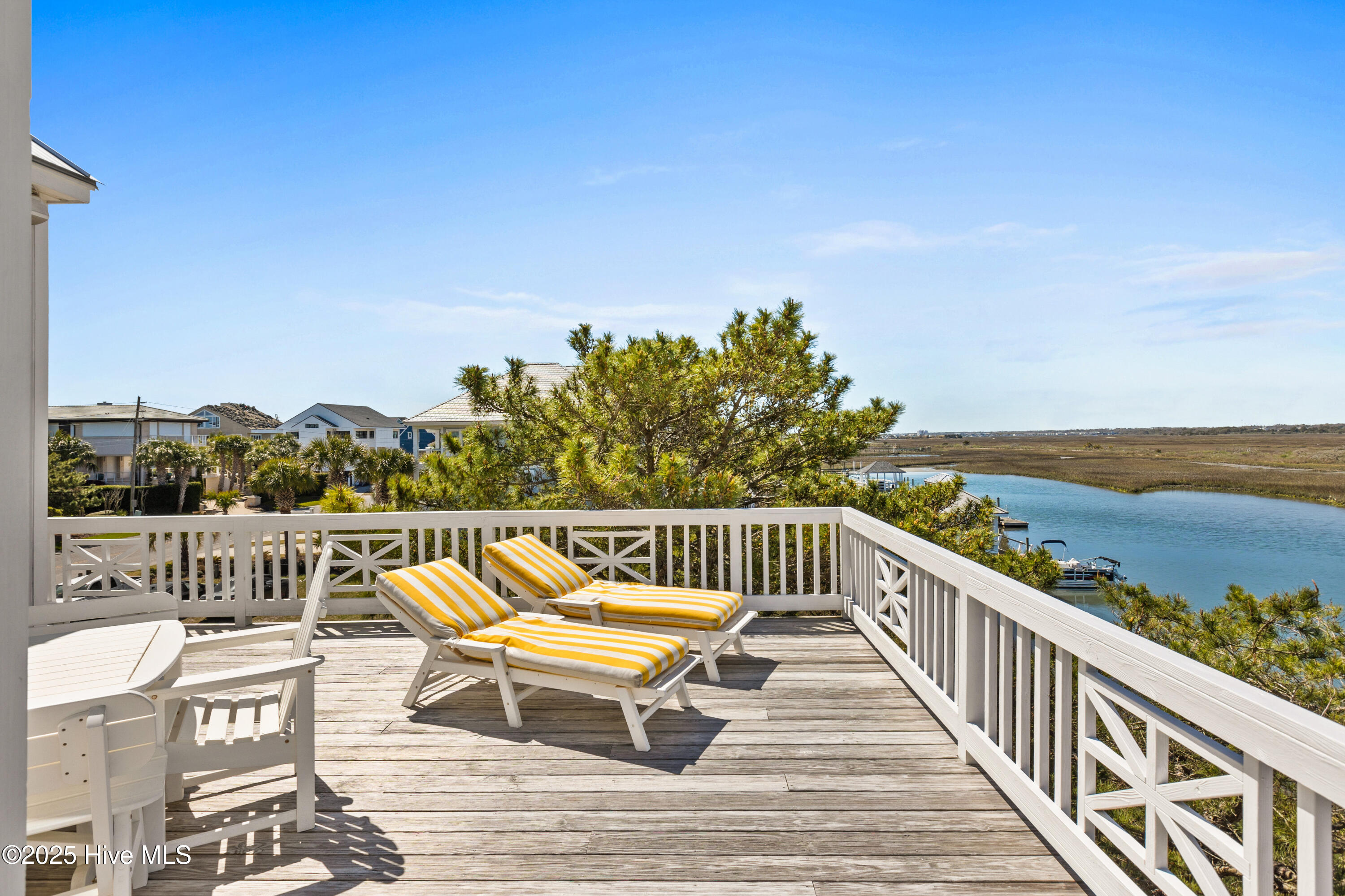 100497696 | Photo 12