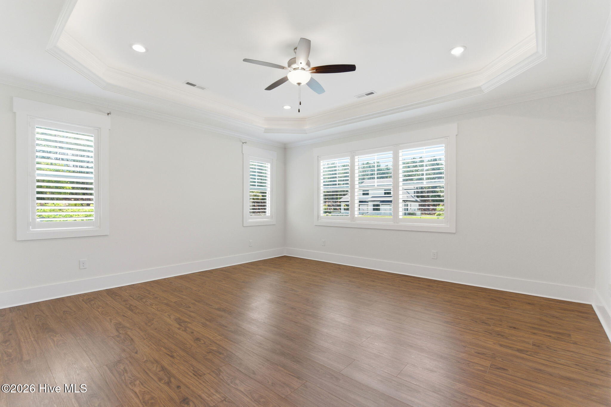 100543119 | Photo 26