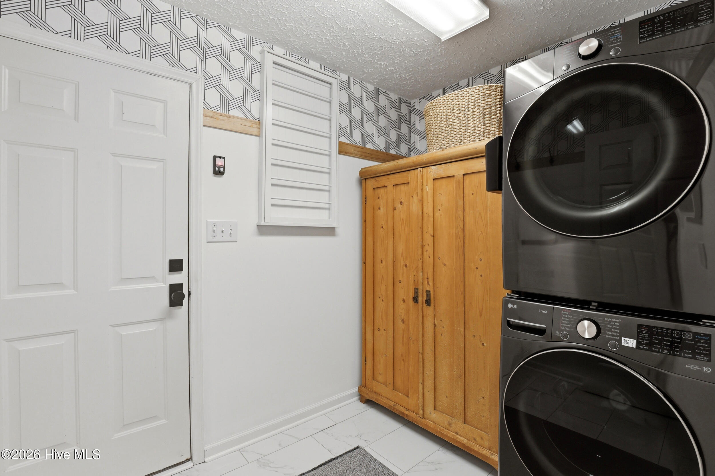 100563853 | Photo 29