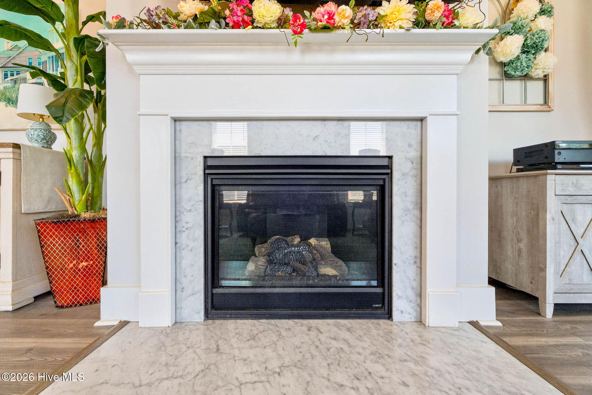 100567275 | Photo 32