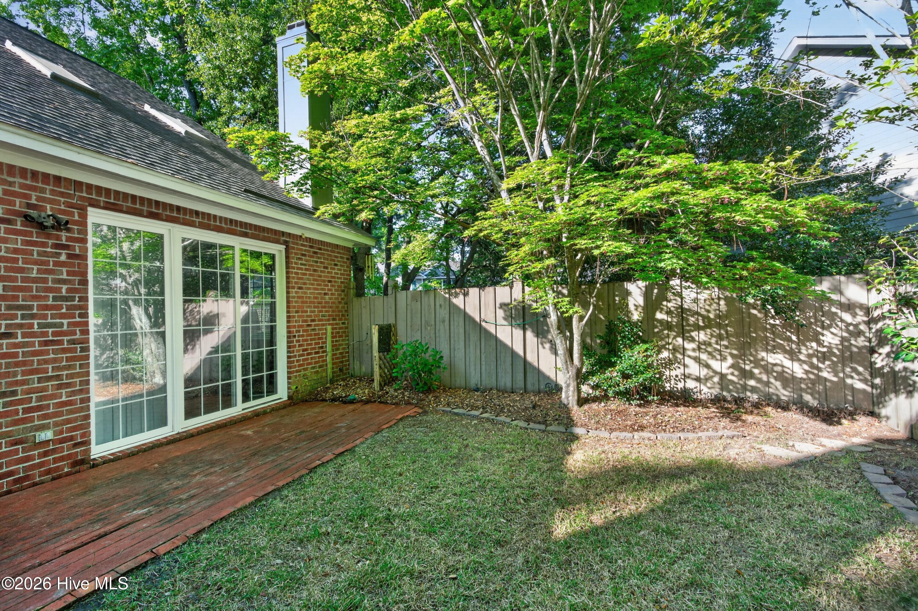 100566829 | Photo 22