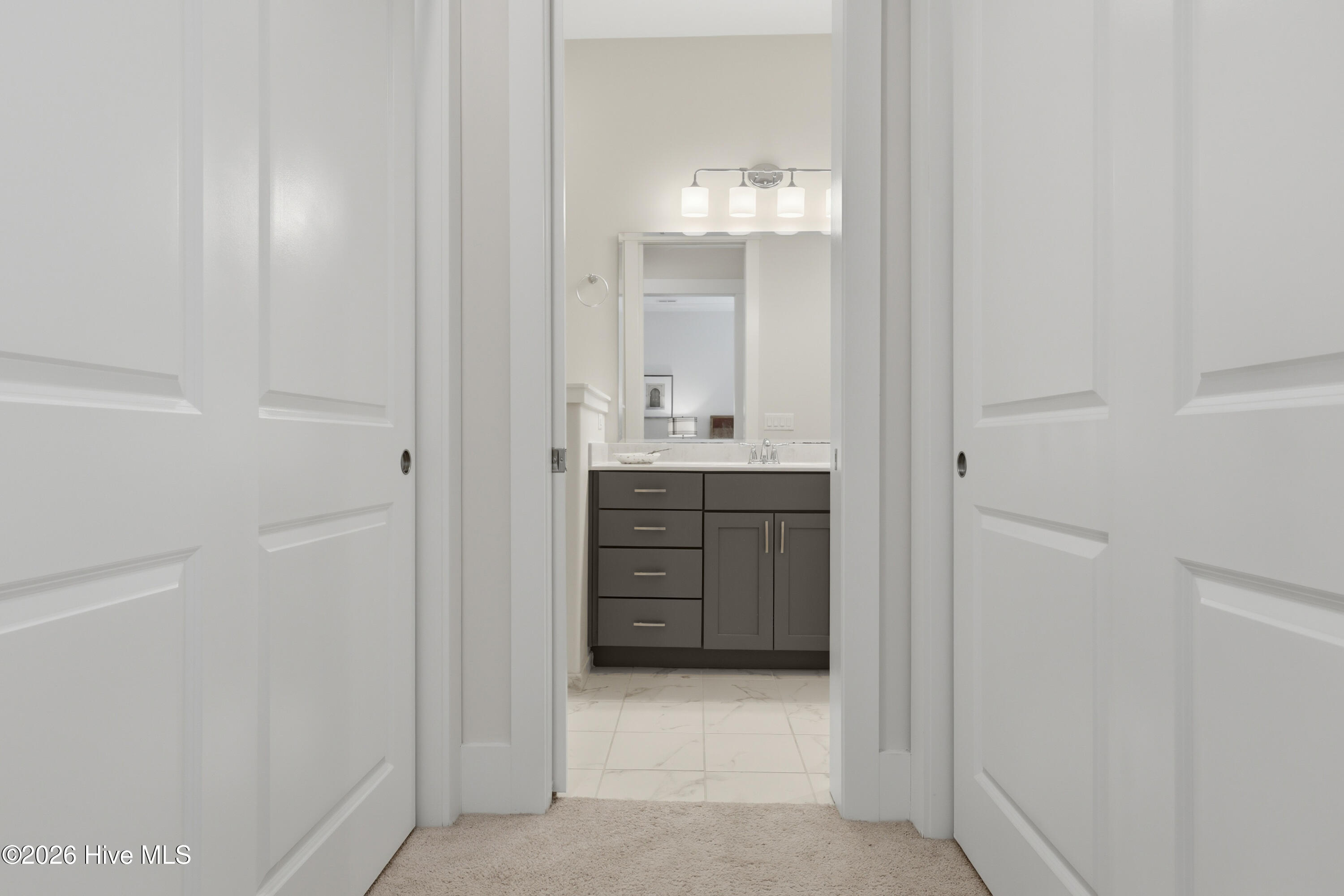 100568121 | Photo 20