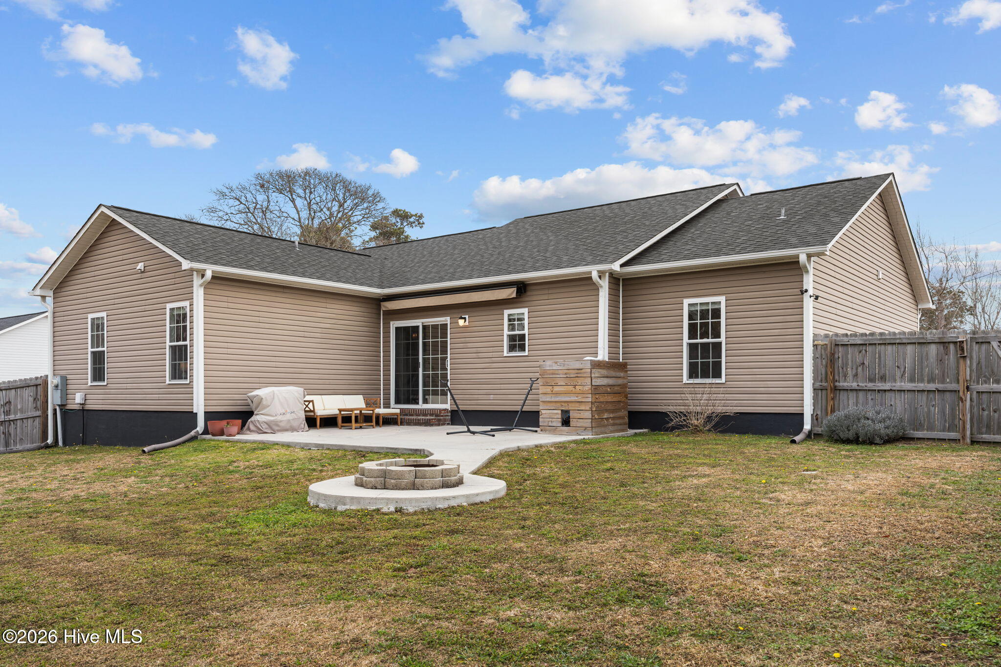 100557380 | Photo 46