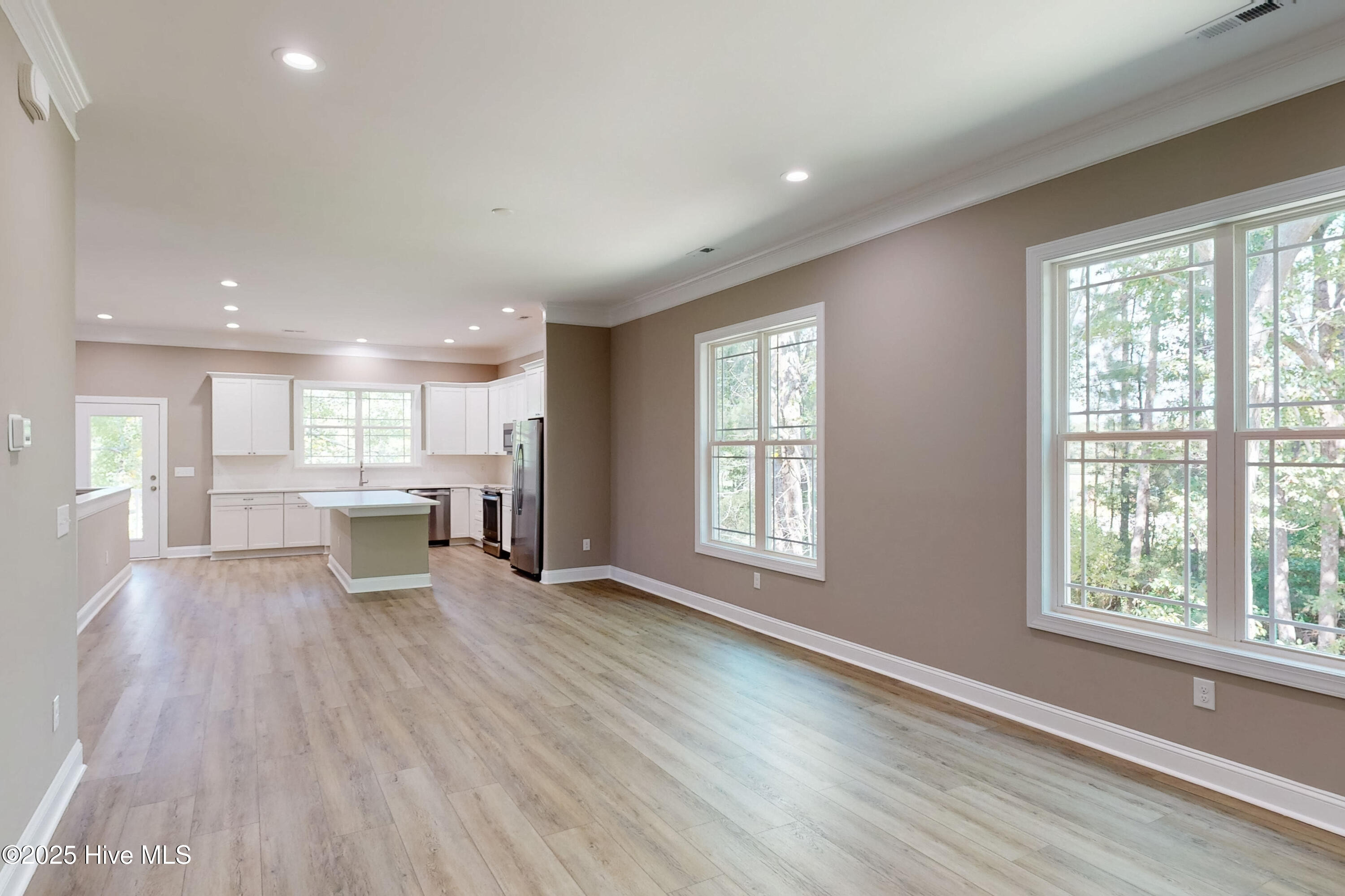 100534156 | Photo 17