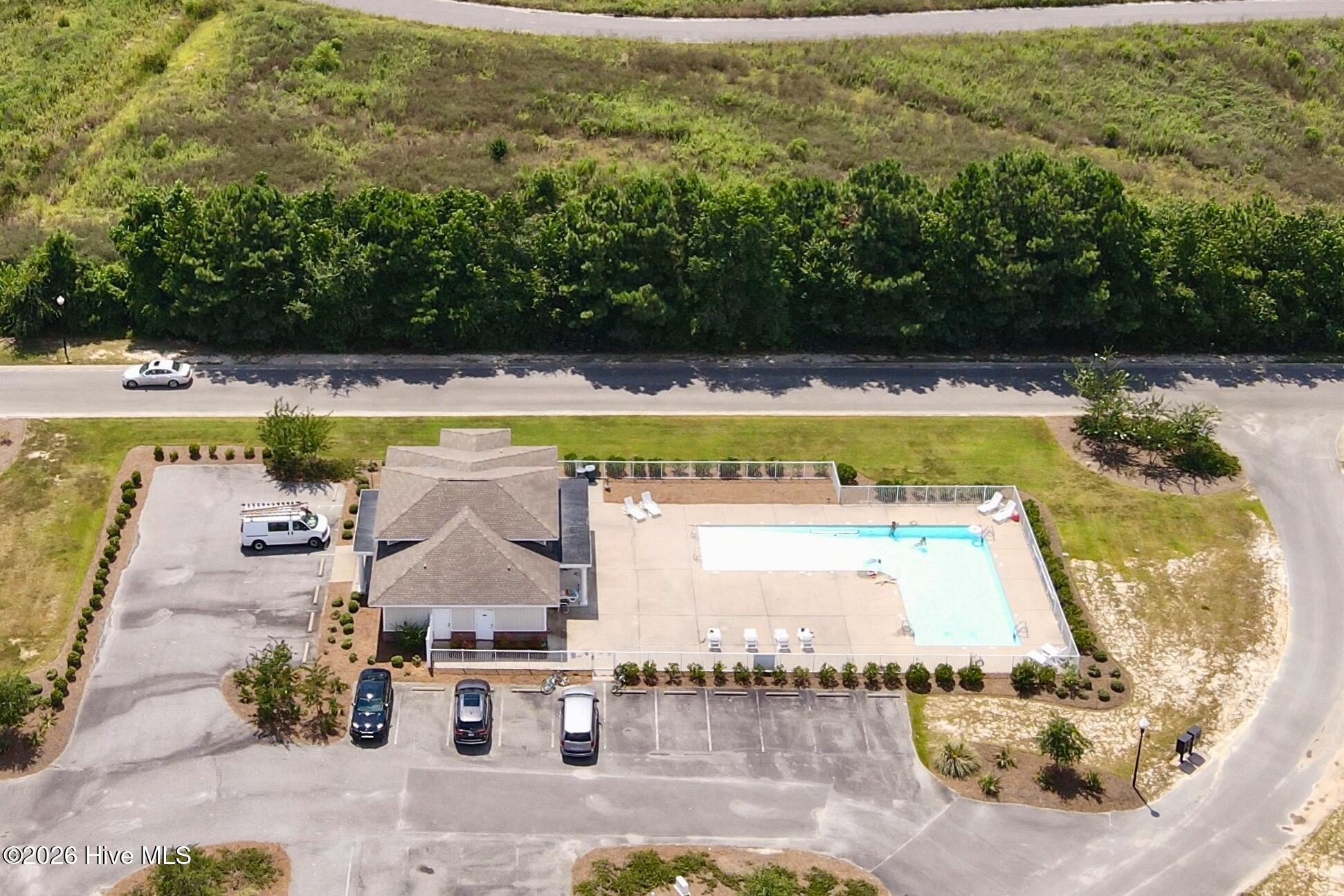 100549782 | Photo 49