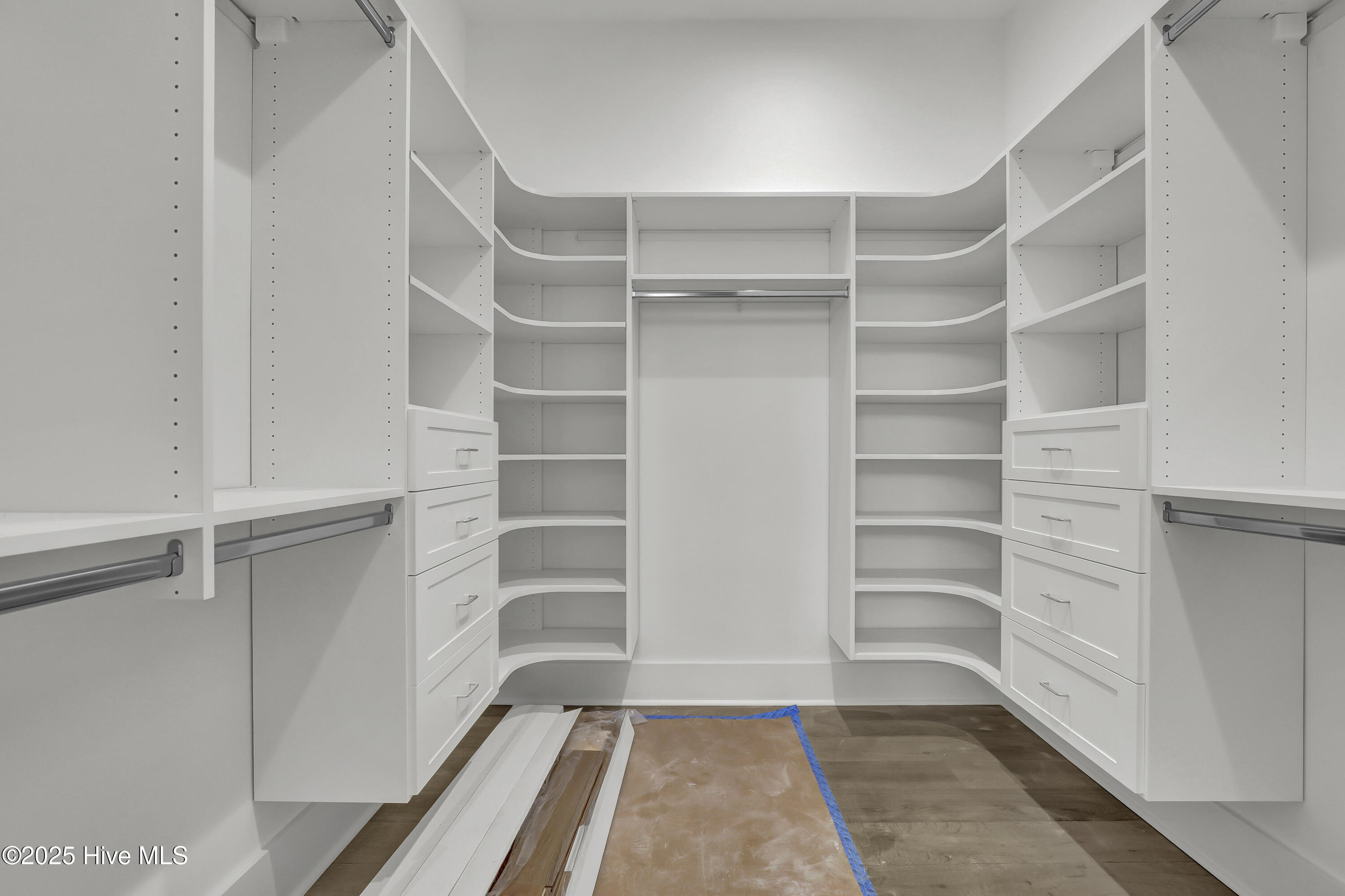 100490520 | Photo 19