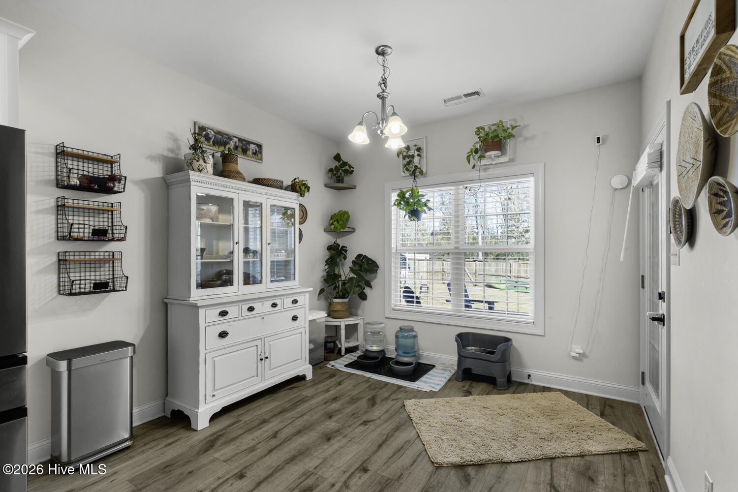 100549139 | Photo 20