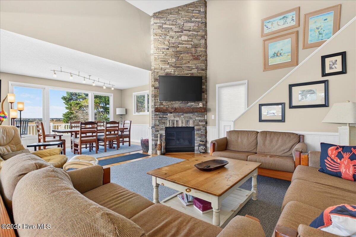 100543410 | Photo 43