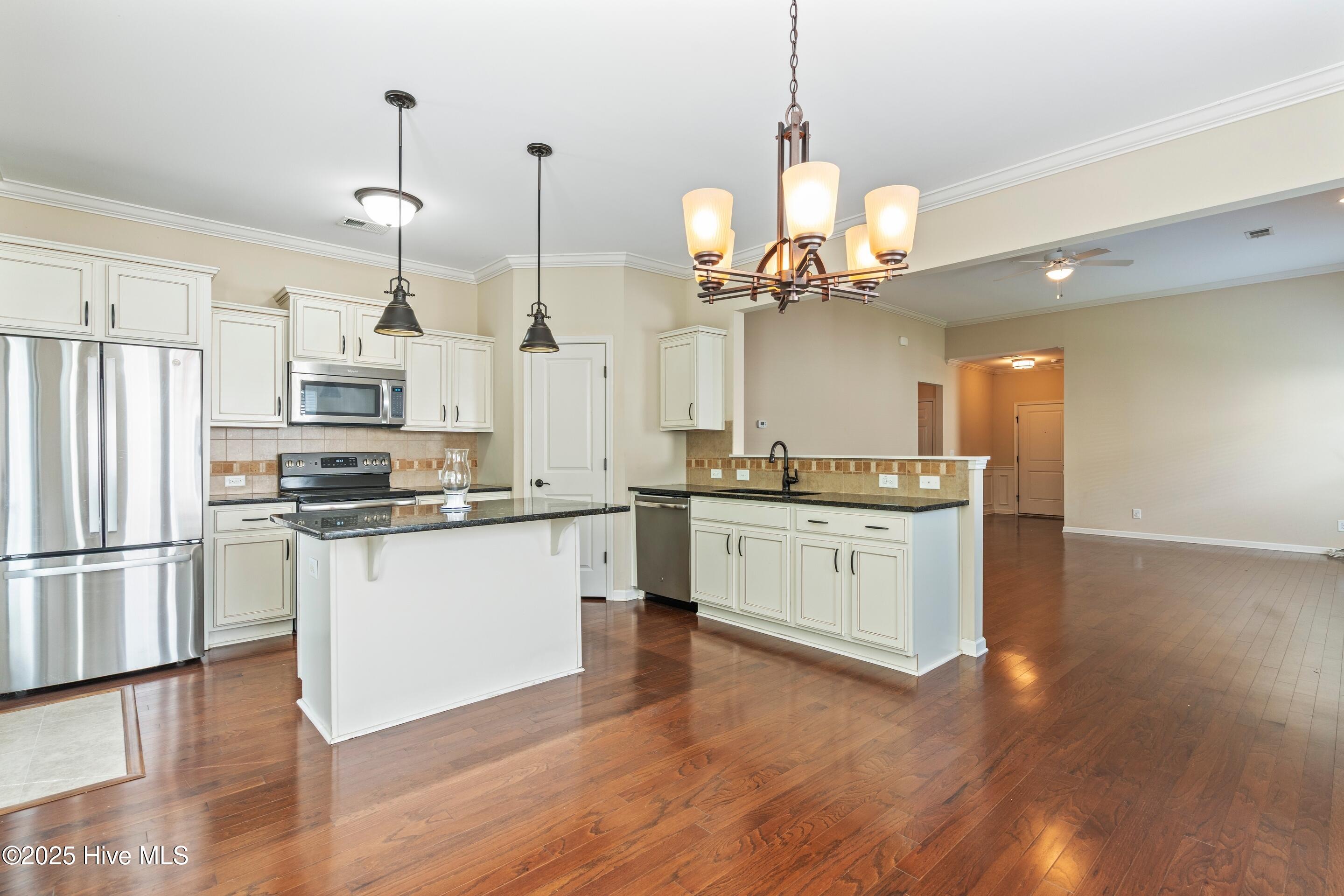 100522432 | Photo 24