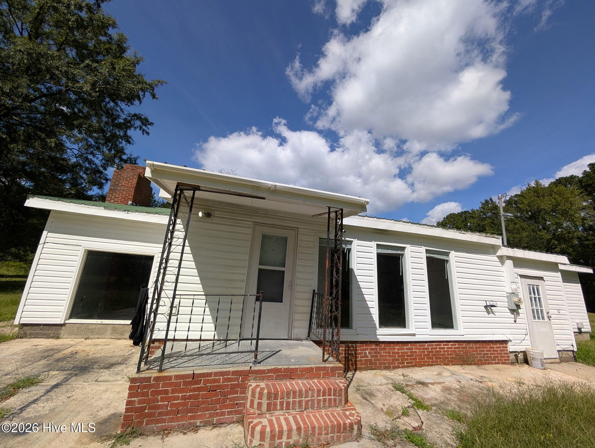 Photo 4 of Single family home for sale at 2240 Clay Btm School Rd, Chocowinity, NC 27817 | MLS# 100583869 | Listing updated on 2026-09-20