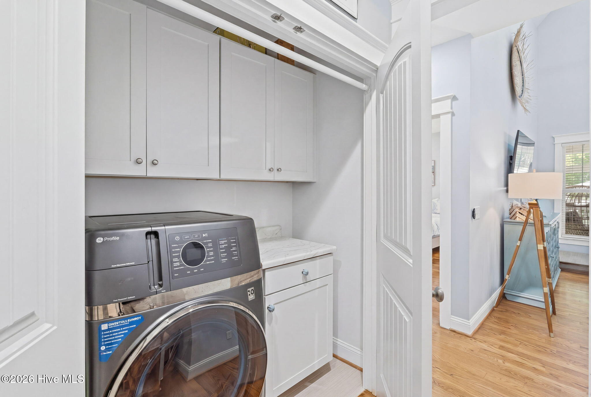 100568987 | Photo 41