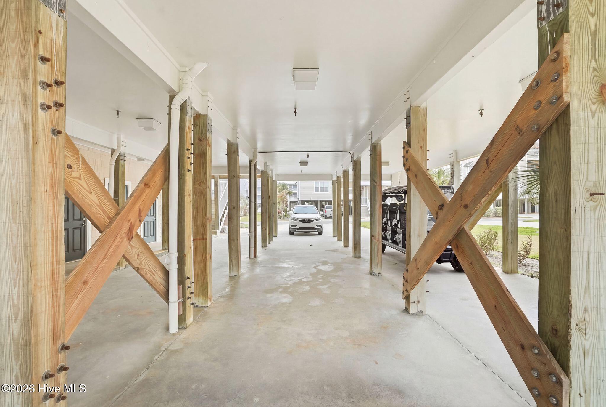 100560222 | Photo 50