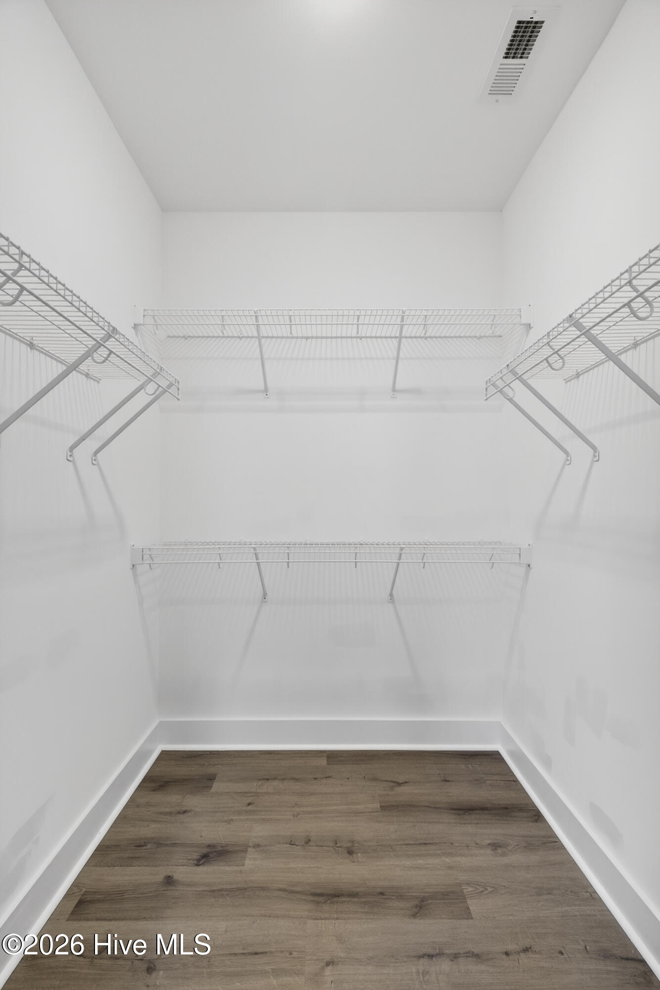 100552916 | Photo 39