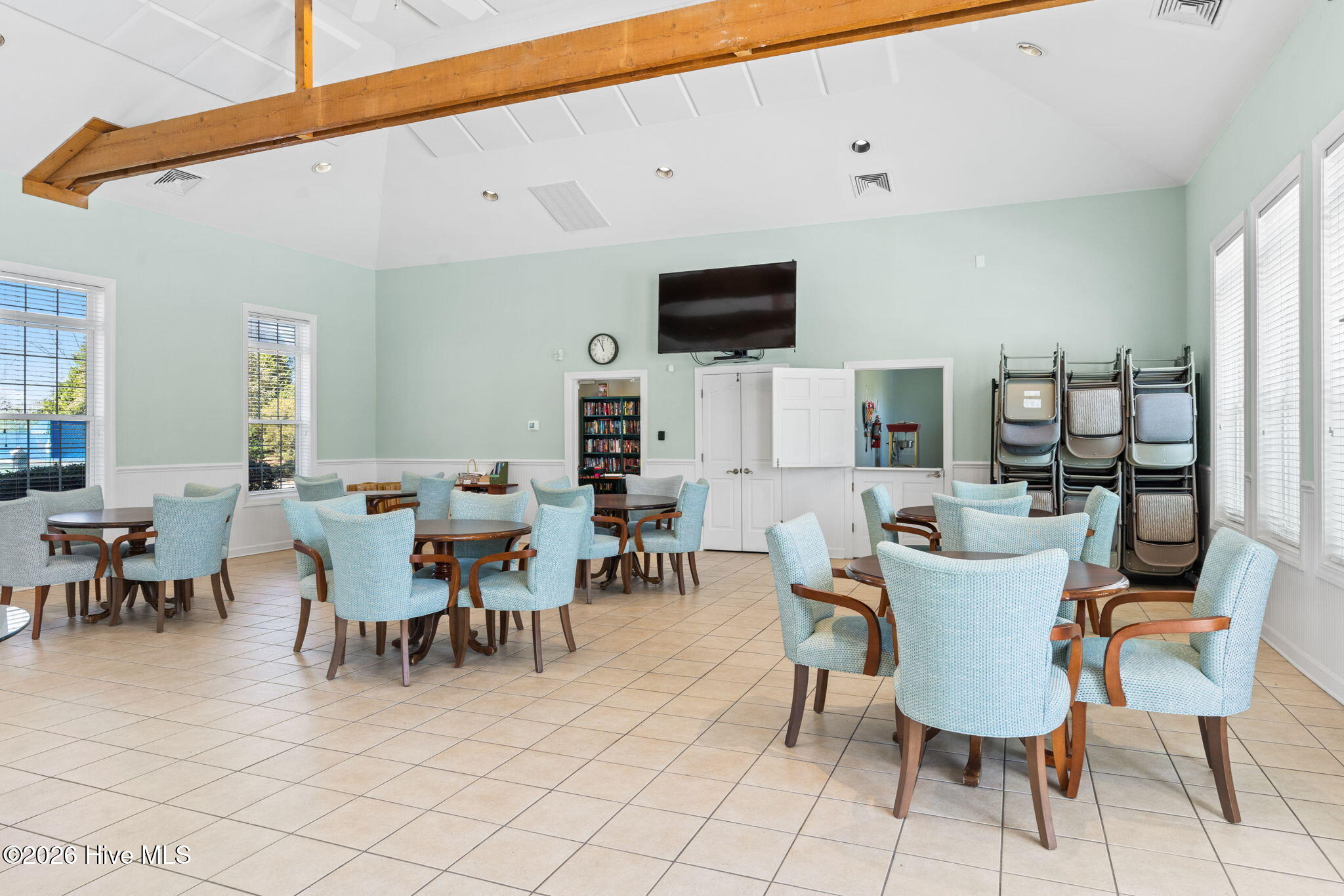 100558650 | Photo 38