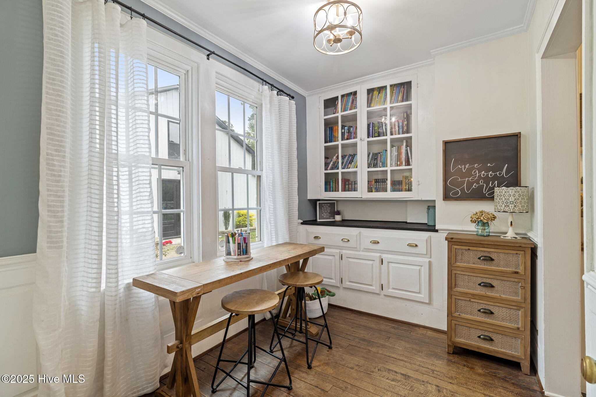 100533679 | Photo 35