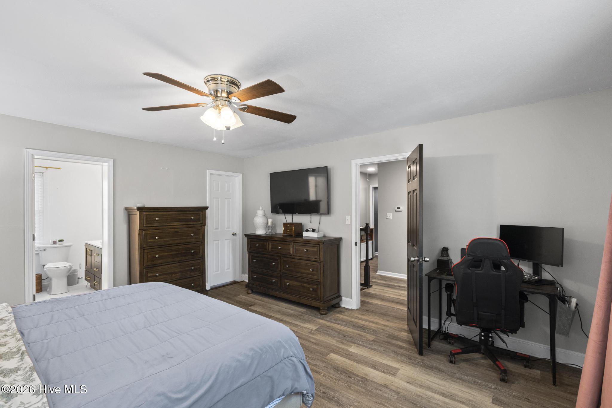 100568439 | Photo 26