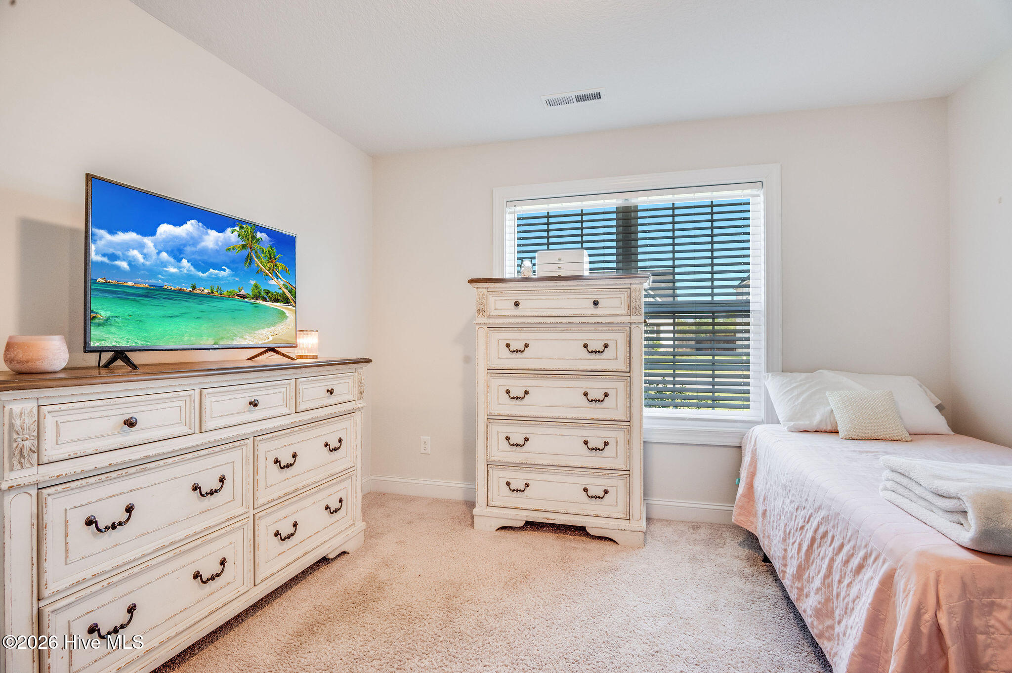 100568428 | Photo 36