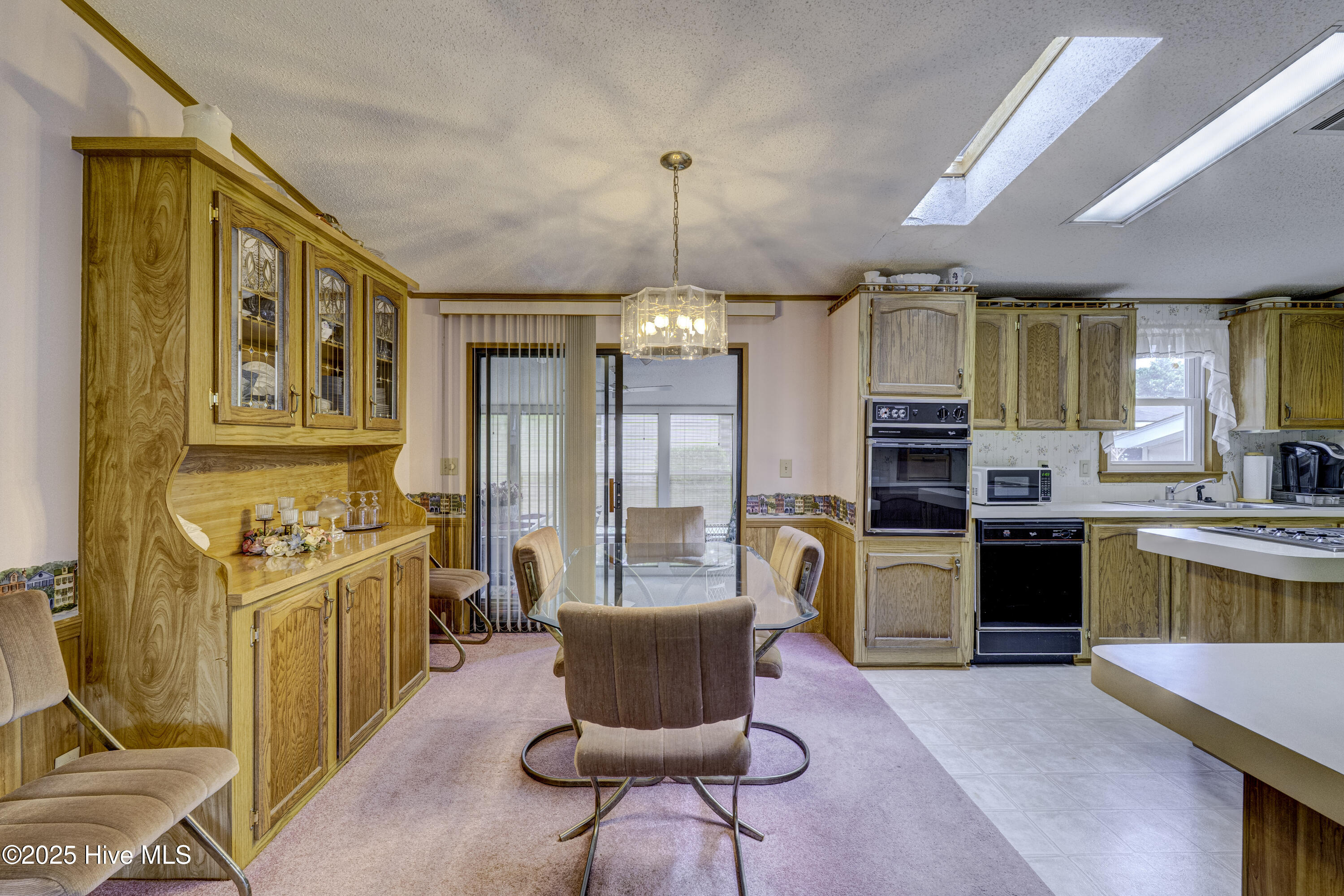 100532142 | Photo 10