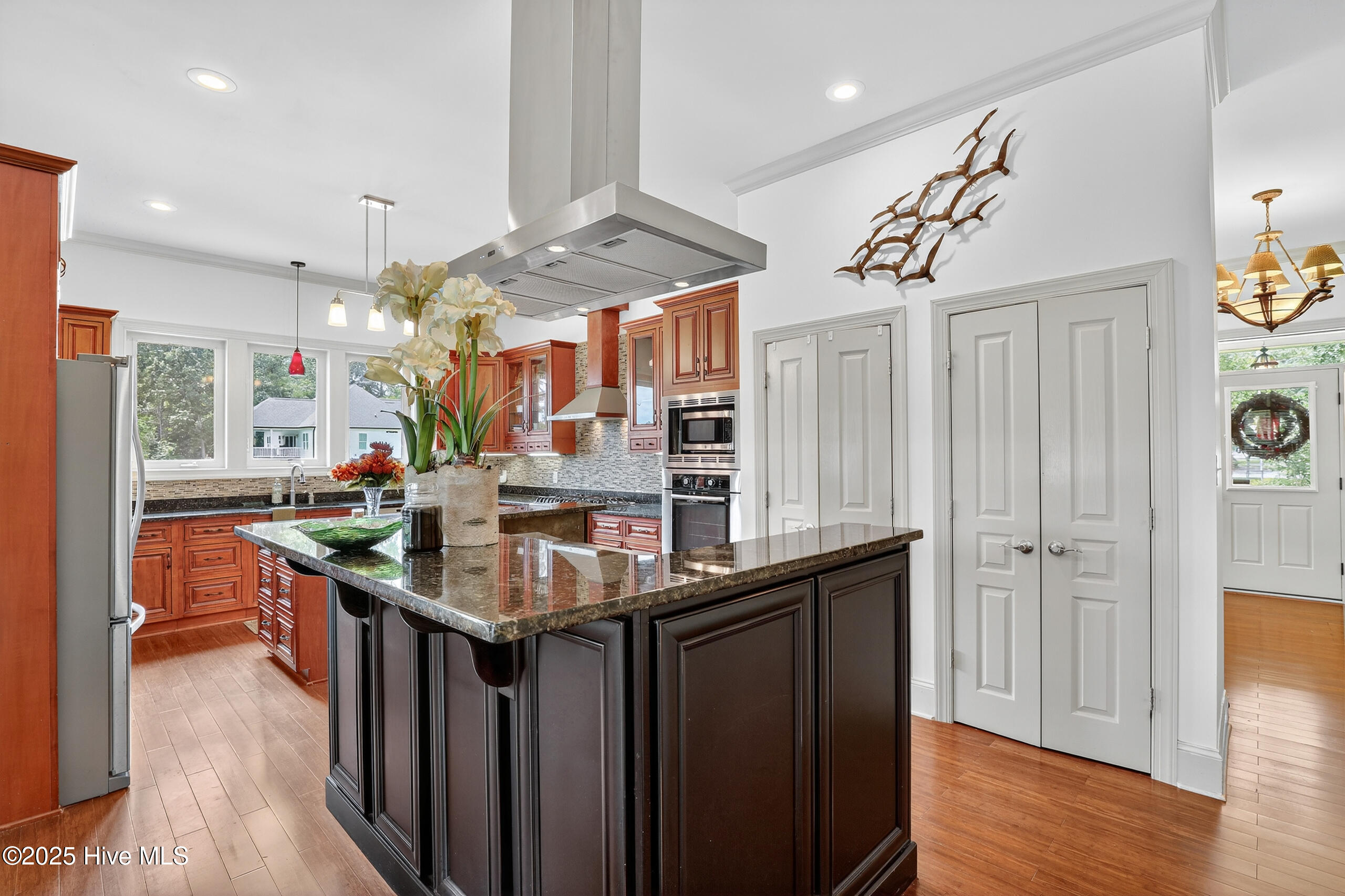 100527488 | Photo 26