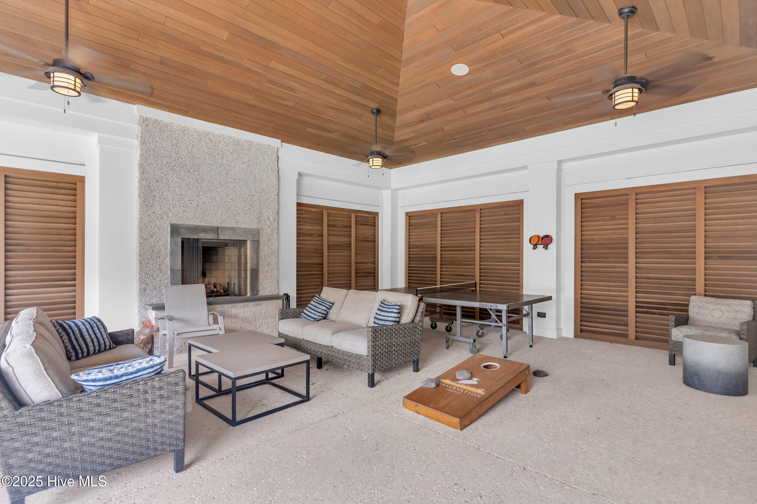 100546072 | Photo 31