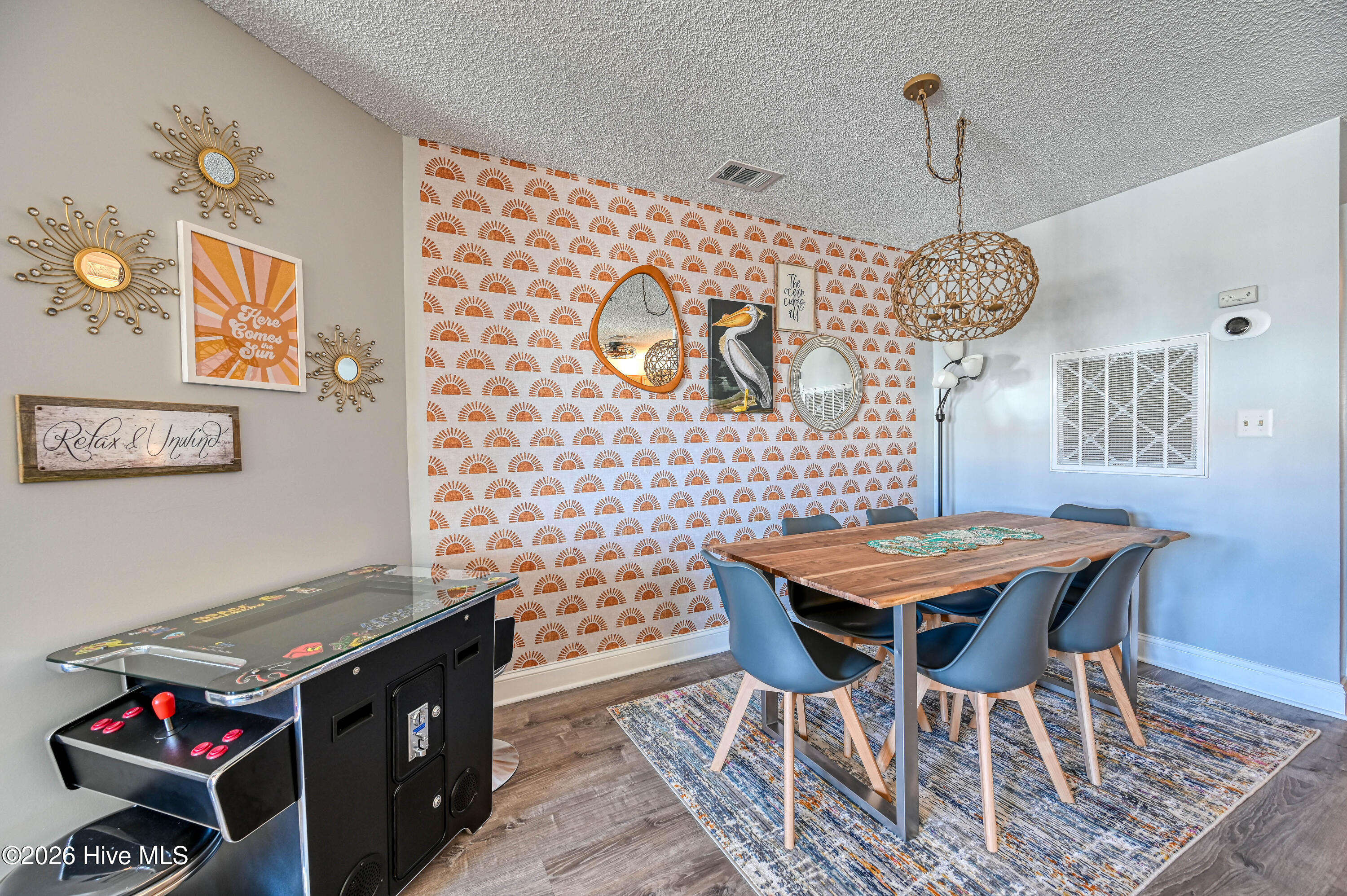 100568256 | Photo 26