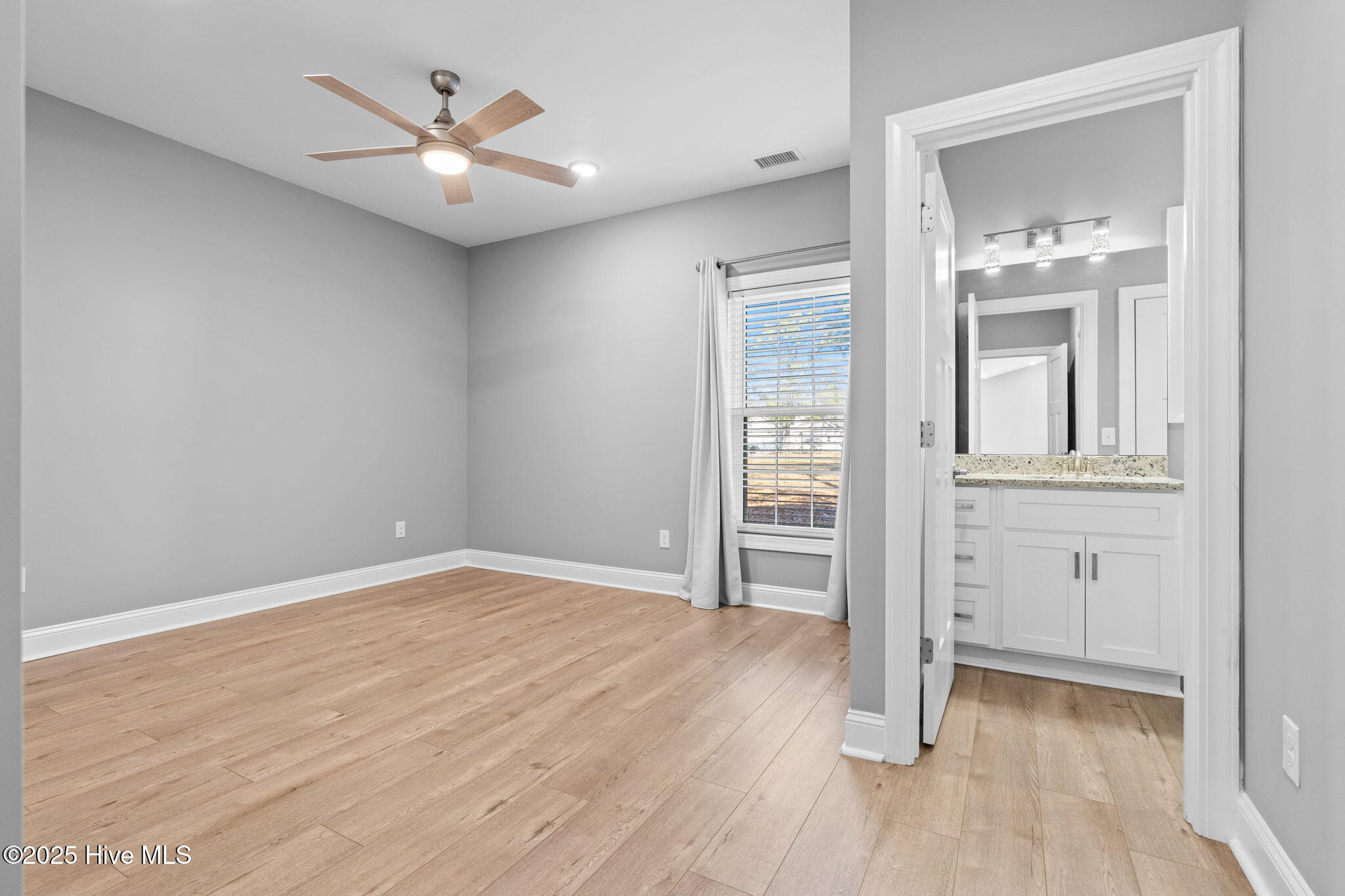 100544507 | Photo 26