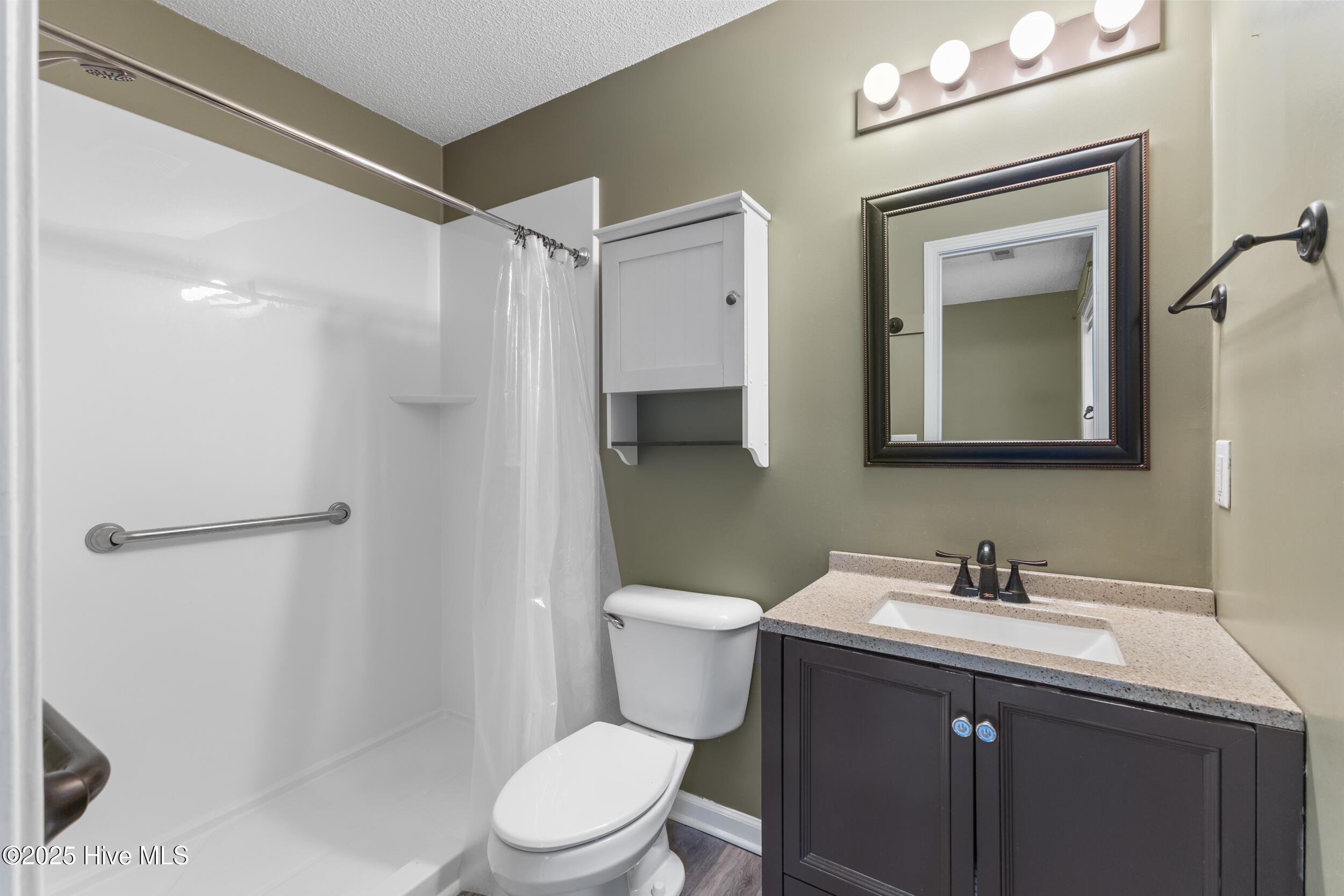 100545656 | Photo 11