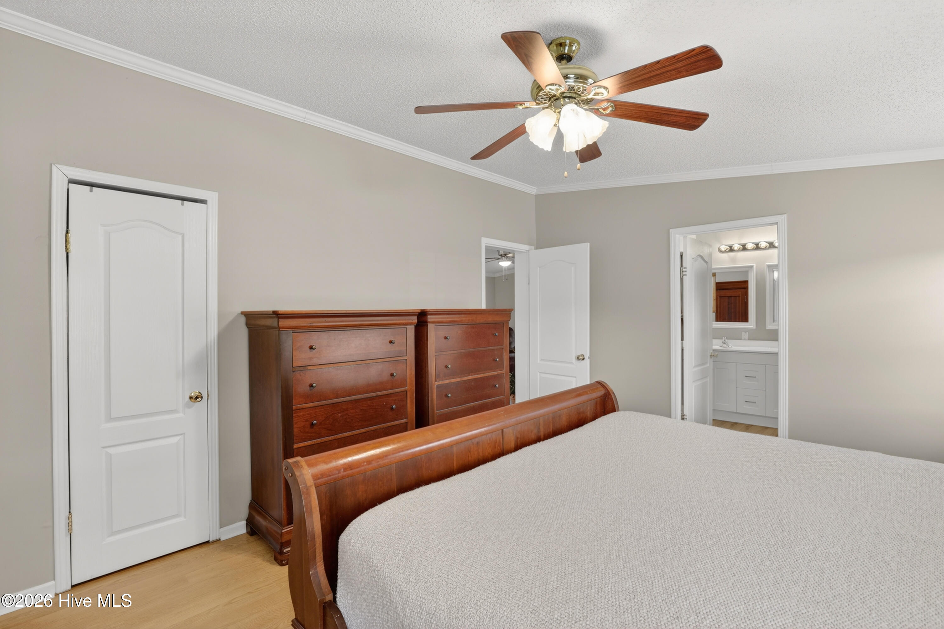 100568101 | Photo 27