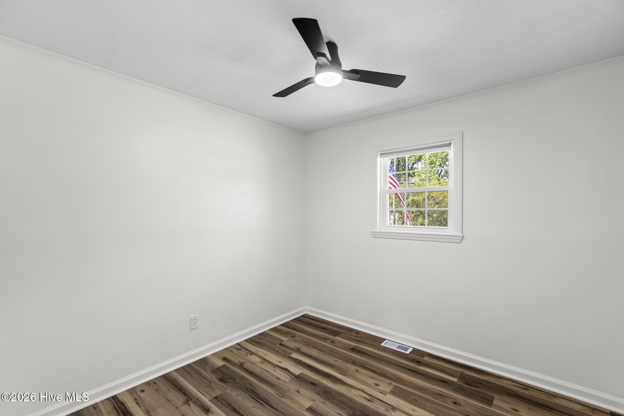 100569487 | Photo 26