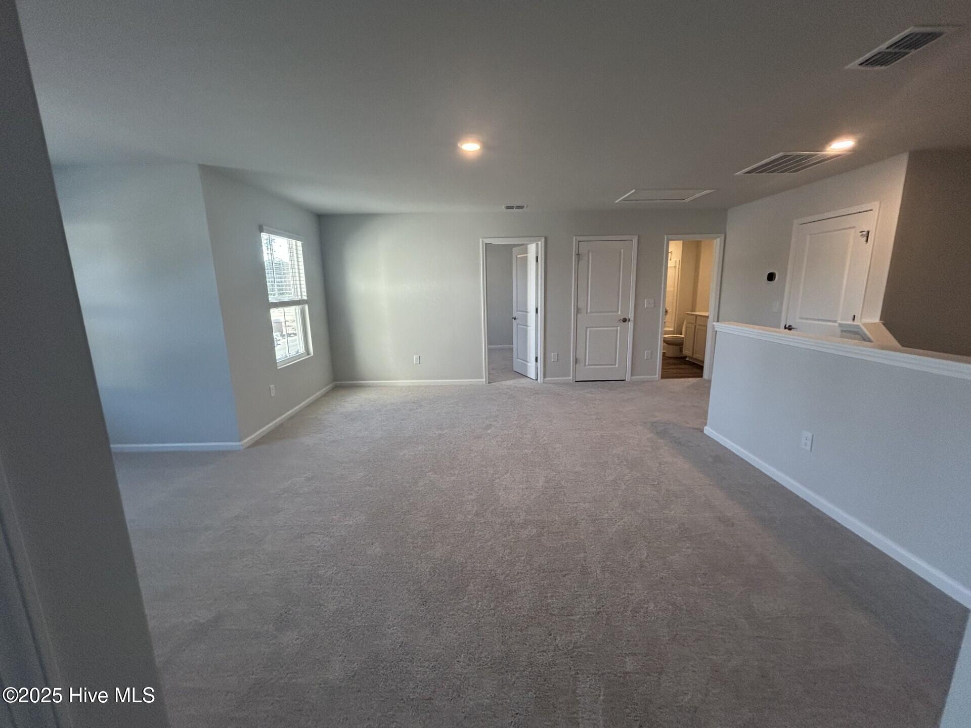 100540525 | Photo 17