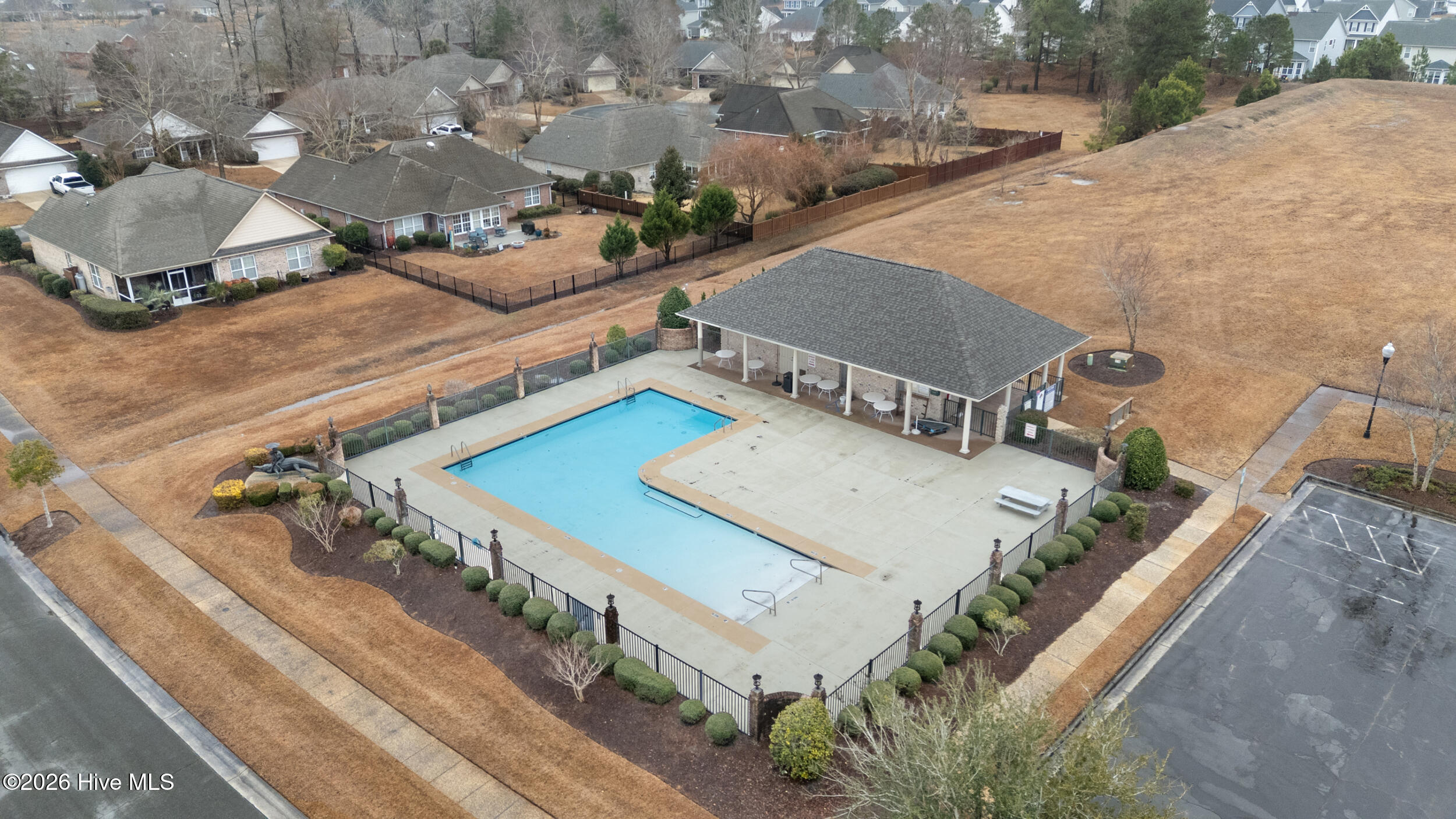 100552325 | Photo 45