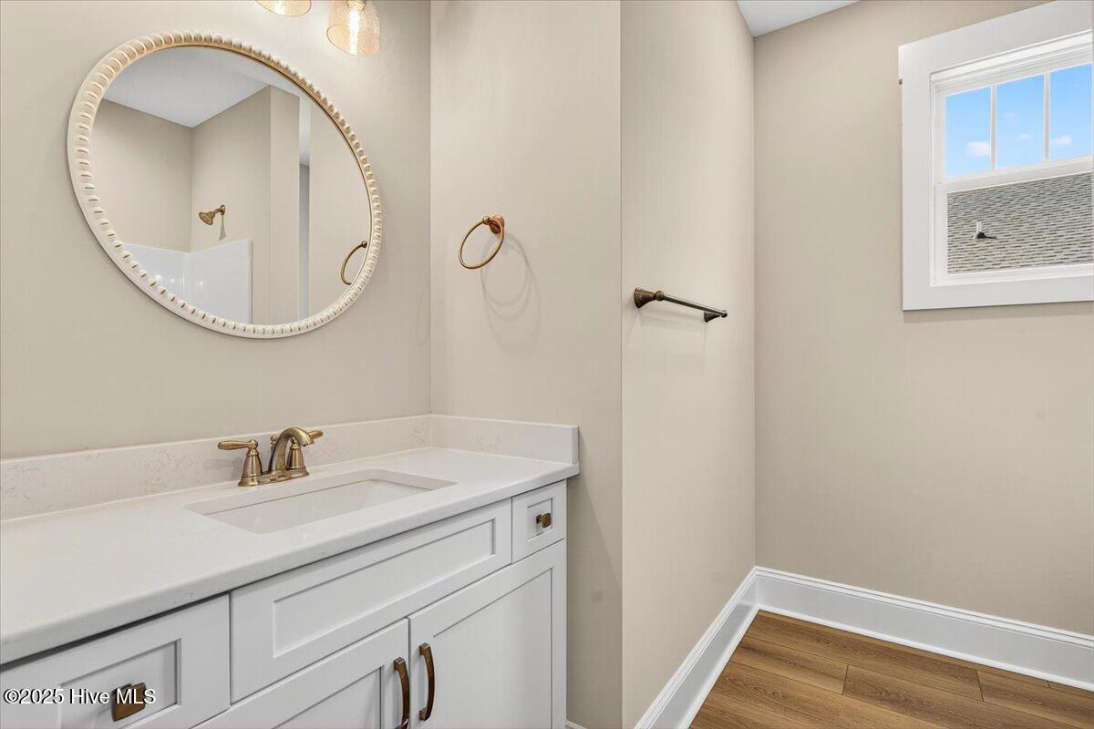 100504765 | Photo 23