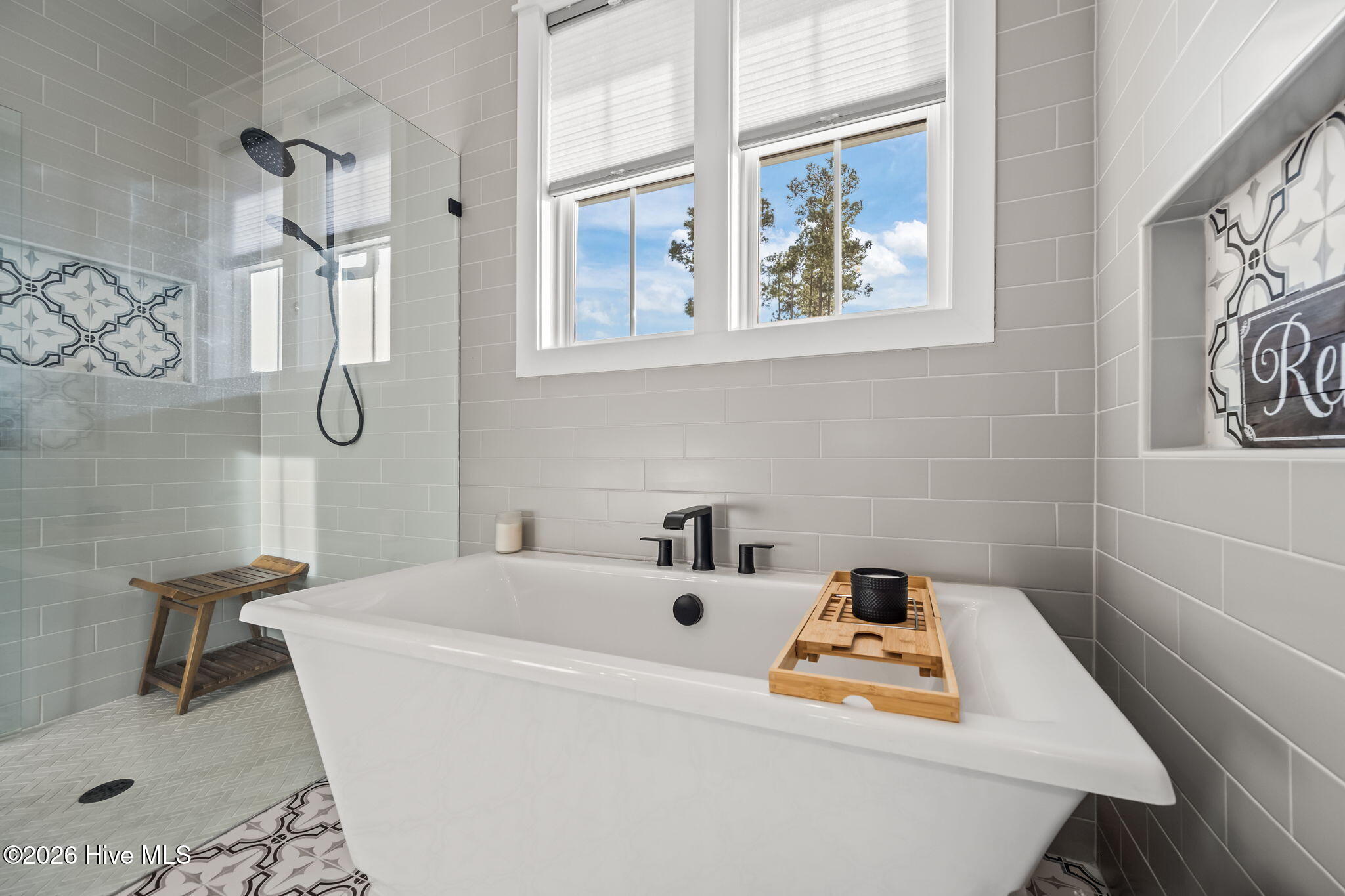 100555870 | Photo 26