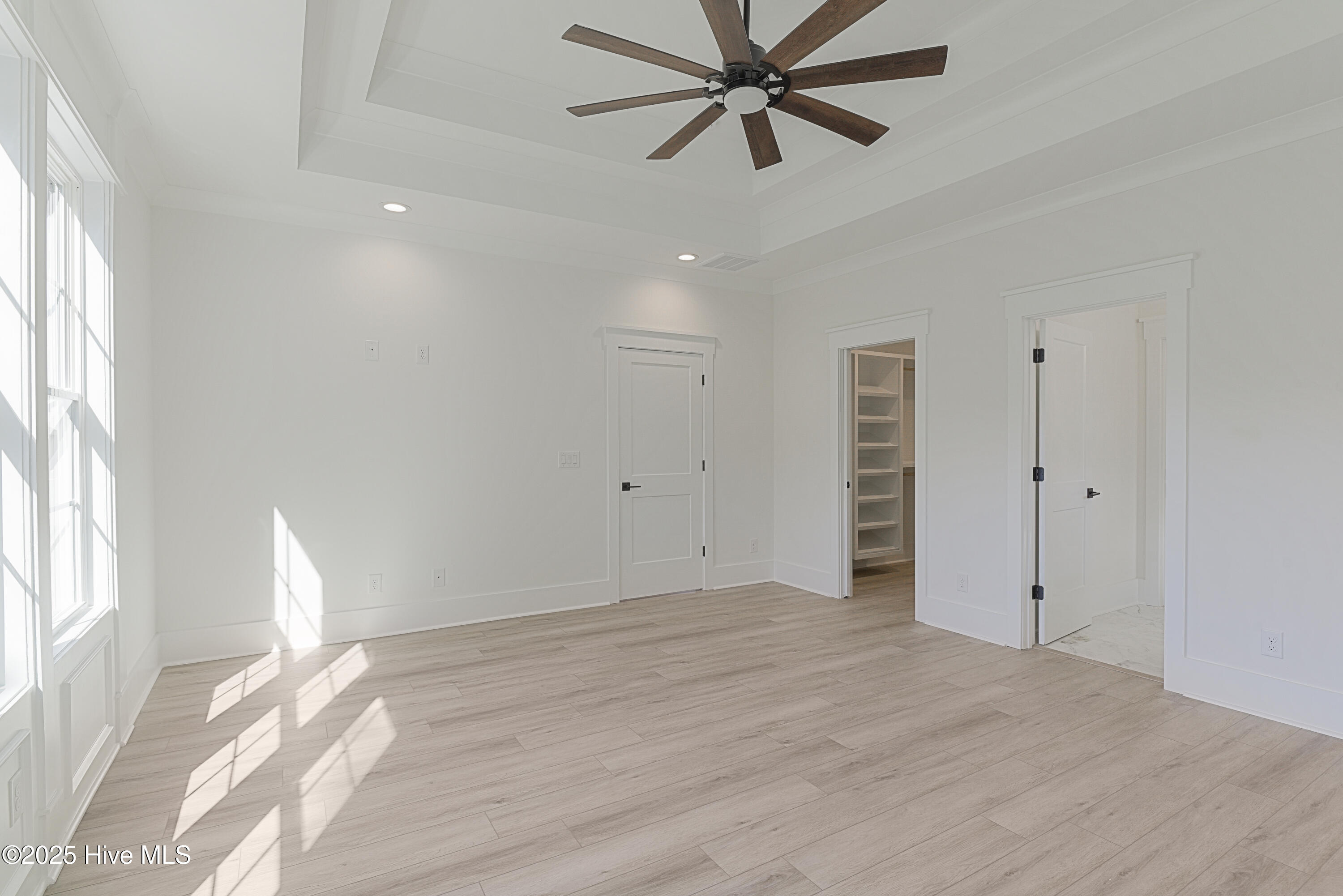 100541947 | Photo 36