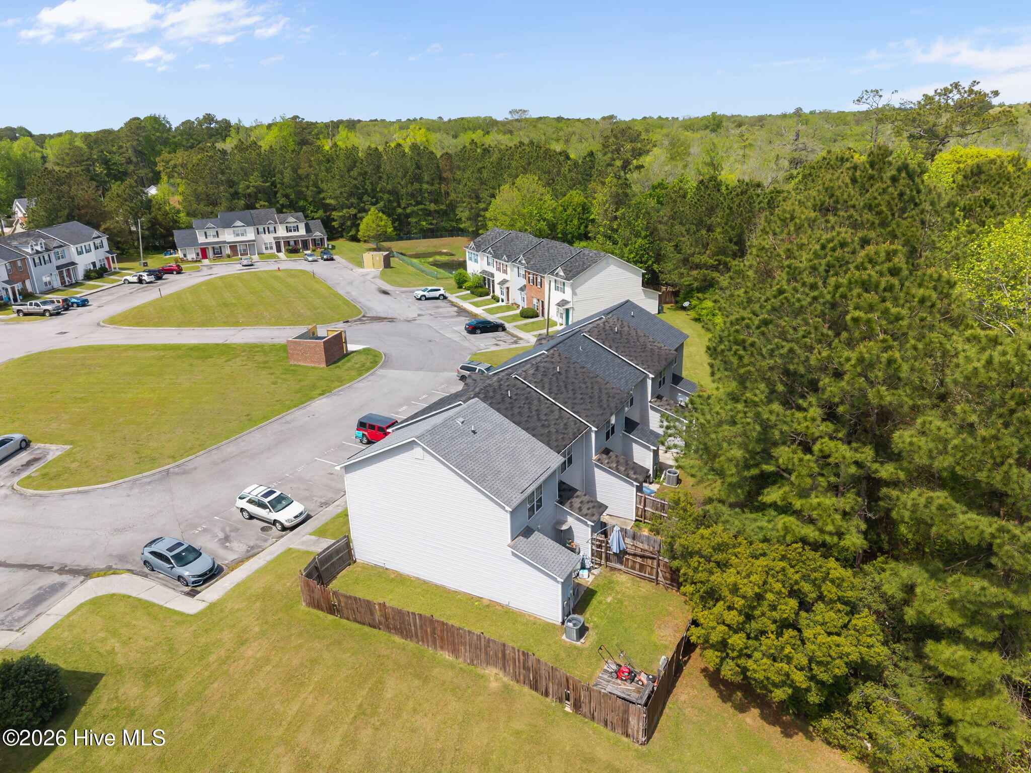 100565275 | Photo 32