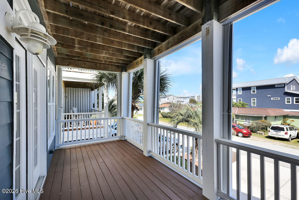 100564963 | Photo 34