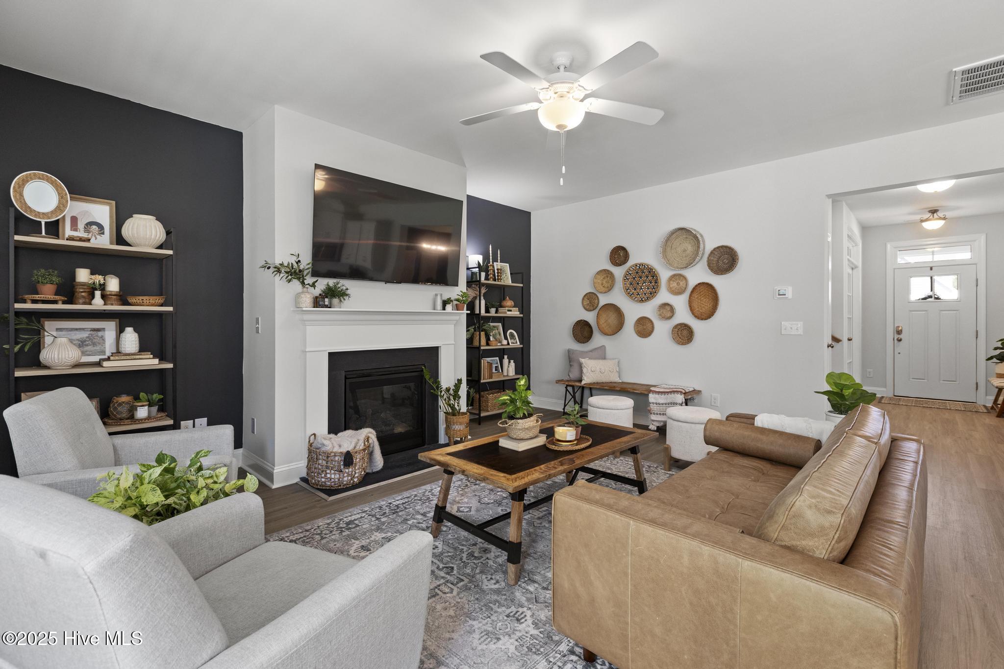 100516290 | Photo 12