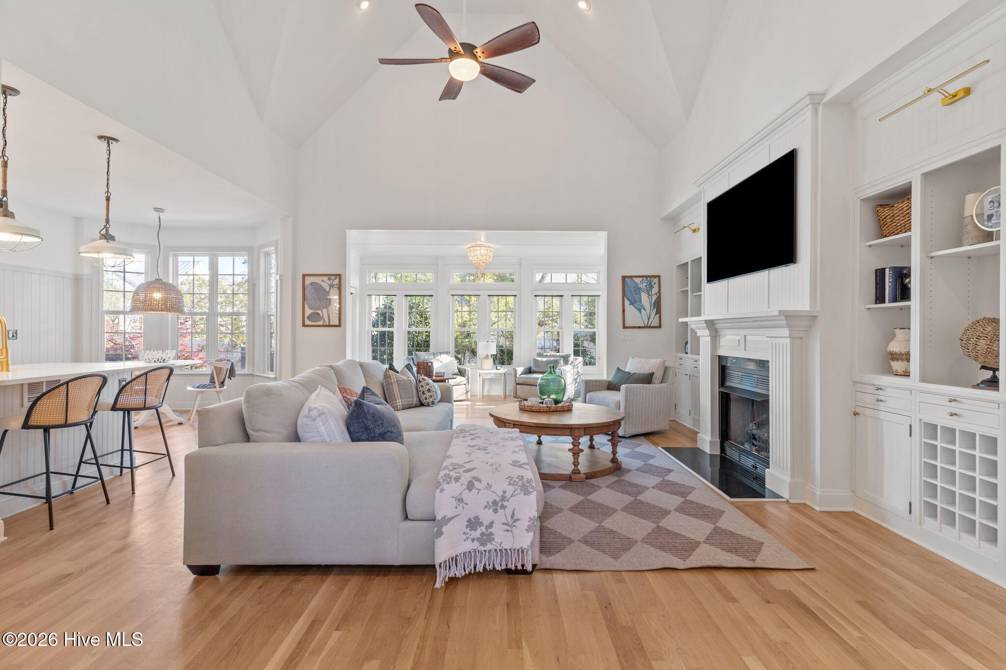 100561697 | Photo 18